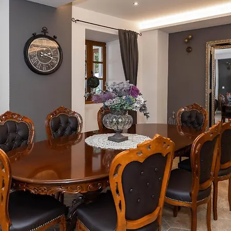 Evas Castle Crikvenica Riviera בריביר